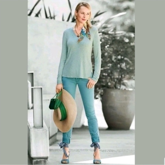 CAbi 5192 Laidback Long Sleeve V-Neck Top Sea Glass Green Soft Casual T-Shirt - Picture 2 of 6